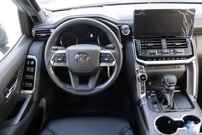 Новый Toyota Land Cruiser 300 Series, 3.4 л, 2024 в Дубае от Atlantic Motors FZCO Черный цвет.  | AUTO.AE