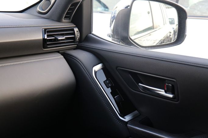 Новый Toyota Land Cruiser 300 Series, 3.4 л, 2024 в Дубае от Atlantic Motors FZCO Черный цвет.  | AUTO.AE