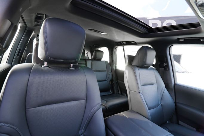 Новый Toyota Land Cruiser 300 Series, 3.4 л, 2024 в Дубае от Atlantic Motors FZCO Черный цвет.  | AUTO.AE