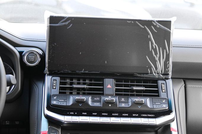 Новый Toyota Land Cruiser 300 Series, 3.4 л, 2024 в Дубае от Atlantic Motors FZCO Белый цвет.  | AUTO.AE