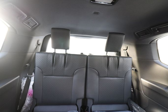 Новый Toyota Land Cruiser 300 Series, 3.4 л, 2024 в Дубае от Atlantic Motors FZCO Белый цвет.  | AUTO.AE