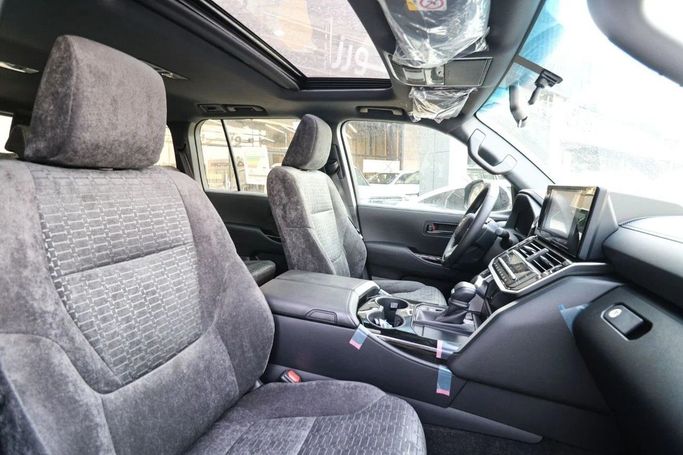 New Toyota Land Cruiser 300 Series, 4.0 l, 2025 in Dubai by Atlantic Motors FZCO, White color. GCC Specs | AUTO.AE