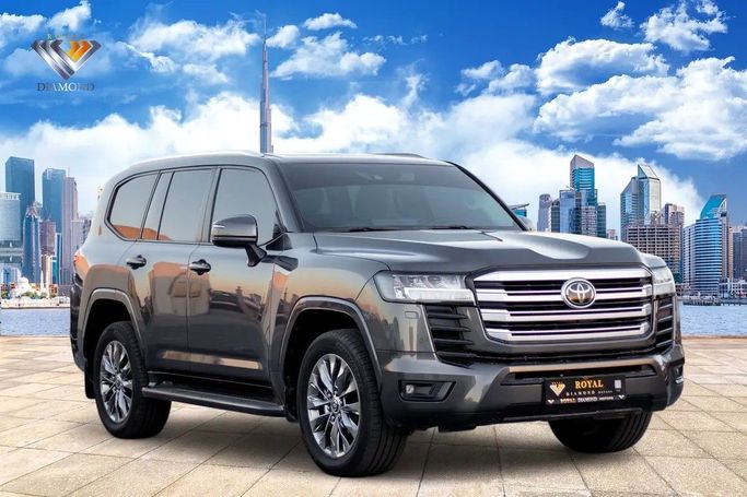 Used Toyota Land Cruiser 300 Series, 3.4 l, 2022 in Dubai by Royal Diamond Motors, Black color. GCC Specs | AUTO.AE