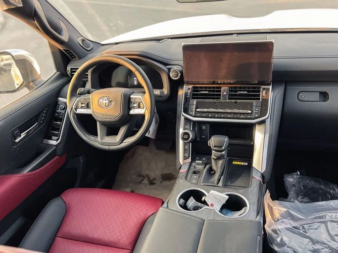 New Toyota Land Cruiser 300 Series, 3.4 l, 2025 in Dubai by Al Rawnaq Motors , White color. GCC Specs | AUTO.AE