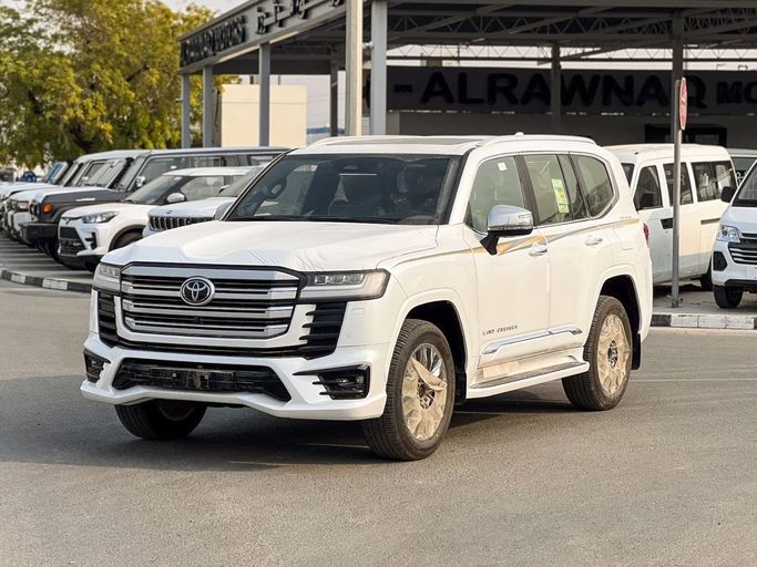 Новый Toyota Land Cruiser 300 Series, 3.3 л, 2025 в Дубае от Al Rawnaq Motors  Белый цвет. GCC | AUTO.AE