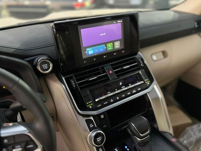 Новый Toyota Land Cruiser 300 Series, 4.0 л, 2025 в Дубае от Al Rawnaq Motors  Белый цвет. GCC | AUTO.AE