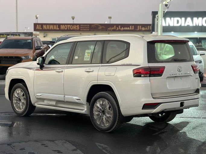 Новый Toyota Land Cruiser 300 Series, 4.0 л, 2025 в Дубае от Al Rawnaq Motors  Белый цвет. GCC | AUTO.AE