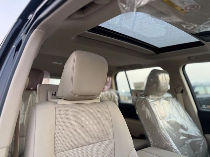 Новый Toyota Land Cruiser 300 Series, 4.0 л, 2025 в Дубае от Al Rawnaq Motors  Черный цвет. GCC | AUTO.AE