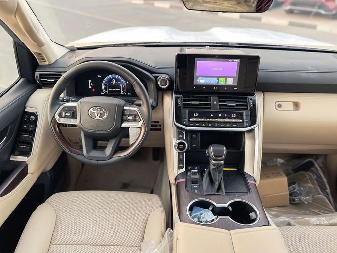Новый Toyota Land Cruiser 300 Series, 4.0 л, 2025 в Дубае от Al Rawnaq Motors  Черный цвет. GCC | AUTO.AE