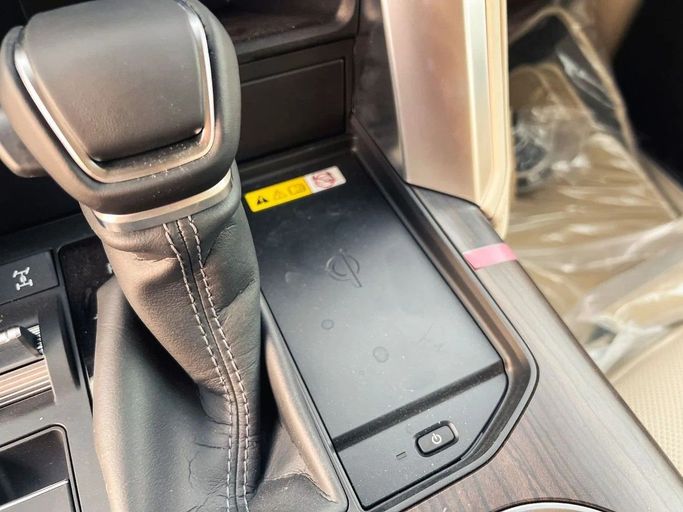 Новый Toyota Land Cruiser 300 Series, 4.0 л, 2025 в Дубае от Al Rawnaq Motors  Черный цвет. GCC | AUTO.AE