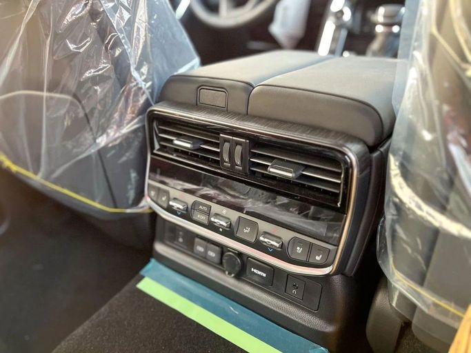 Новый Toyota Land Cruiser 300 Series, 3.4 л, 2025 в Дубае от Al Rawnaq Motors  Черный цвет. GCC | AUTO.AE