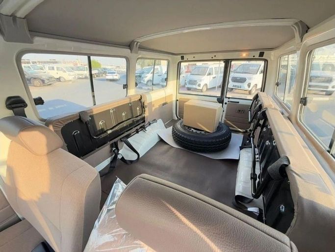 Новый Toyota Land Cruiser 70 Series Рестайлинг 2, 4.0 л, 2025 в Дубае от Al Rawnaq Motors  Белый цвет. GCC | AUTO.AE