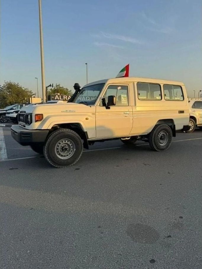 New Toyota Land Cruiser 70 Series Facelift 2, 2.8 l, 2025 in Dubai by Al Rawnaq Motors , White color. GCC Specs | AUTO.AE