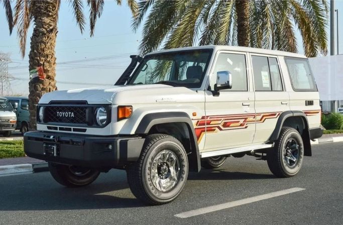 Новый Toyota Land Cruiser 70 Series Рестайлинг 2, 4.0 л, 2024 в Дубае от White motors FZE Белый цвет. GCC | AUTO.AE | Объявление #229207