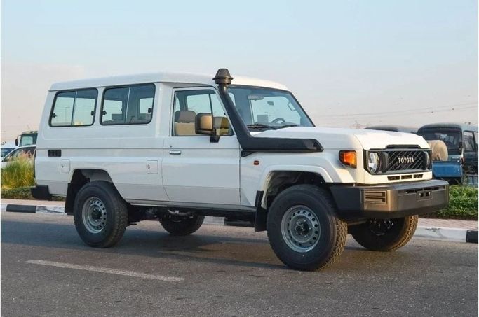 Новый Toyota Land Cruiser 70 Series Рестайлинг 2, 4.0 л, 2025 в Дубае от White motors FZE Белый цвет. GCC | AUTO.AE | Объявление #229215