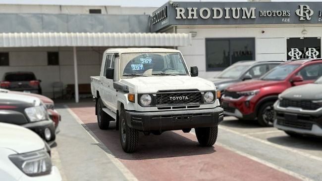 Новый Toyota Land Cruiser 70 Series Рестайлинг 2, 2.8 л, 2025 в Дубае от Rhodium Motors FZE Белый цвет. GCC | AUTO.AE