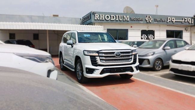 جديدة Toyota Land Cruiser السلسلة 300, 3.4 l, 2025 في في دبي من Rhodium Motors FZE، اللون أبيض. مواصفات الخليج | AUTO.AE