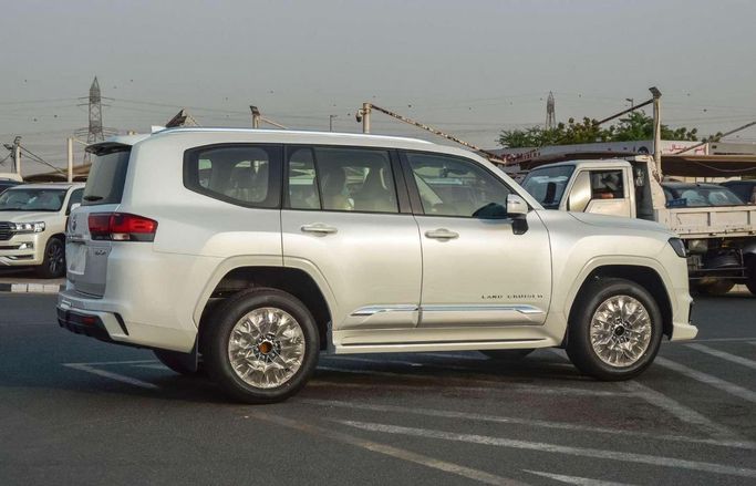Новый Toyota Land Cruiser 300 Series, 4.0 л, 2025 в Дубае от White motors FZE Белый цвет. GCC | AUTO.AE | Объявление #229525