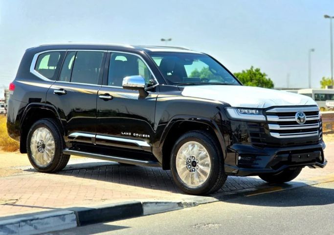 Новый Toyota Land Cruiser 300 Series, 3.3 л, 2025 в Дубае от Gulzar Motors FZE Черный цвет. GCC | AUTO.AE