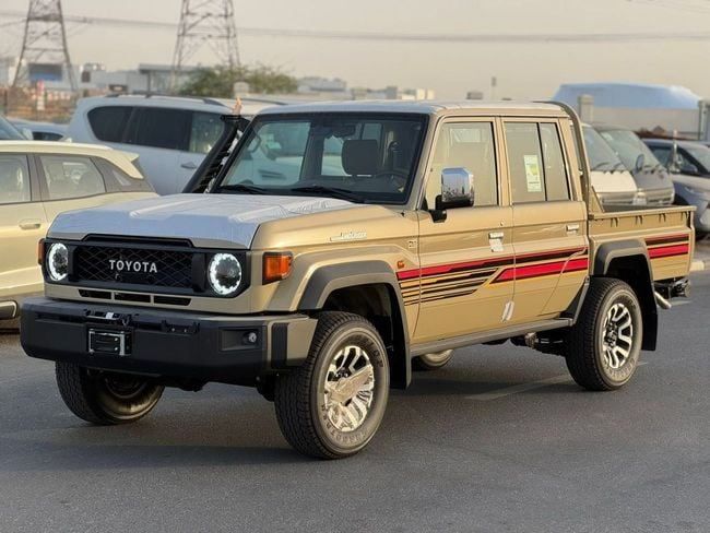 جديدة Toyota Land Cruiser 70 Series 70 Series Facelift 2, 4.0 l, 2025 في في دبي من Rimal Motors FZE، اللون بيج. مواصفات الخليج | AUTO.AE