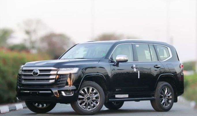 جديدة Toyota Land Cruiser السلسلة 300, 3.4 l, 2024 في في دبي من Bonnke Cars FZE، اللون أسود. أخرى | AUTO.AE