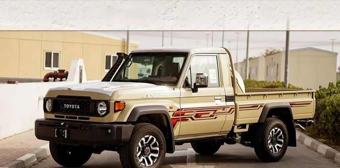 جديدة Toyota Land Cruiser 70 Series 70 Series Facelift 2, 2.8 l, 2024 في في دبي من Bonnke Cars FZE، اللون بيج. أخرى | AUTO.AE