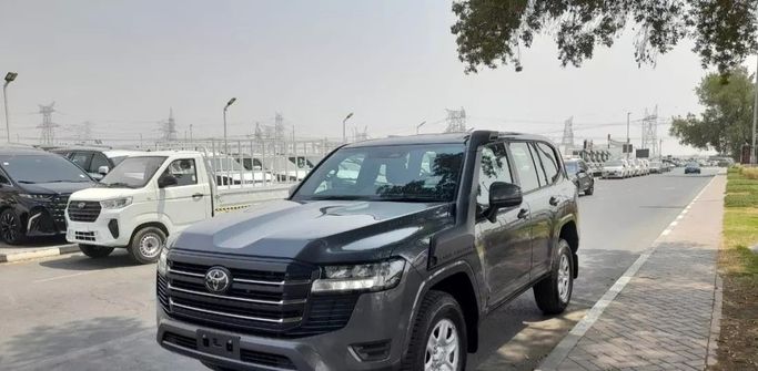 جديدة Toyota Land Cruiser السلسلة 300, 3.3 l, 2025 في في دبي من Bonnke Cars FZE، اللون رمادي. أخرى | AUTO.AE