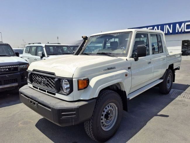 Новый Toyota Land Cruiser 70 Series Рестайлинг 2, 2.8 л, 2025 в Дубае от Mursalin Motors FZCO Белый цвет. Европейская | AUTO.AE