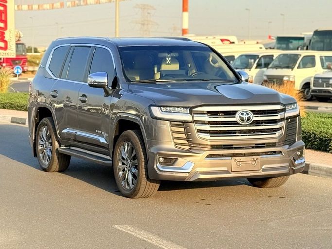 مستعملة Toyota Land Cruiser 200 Series 200 Series Facelift 2, 4.0 l, 2019 في في دبي من Humera automobile fze، اللون بني. مواصفات الخليج | AUTO.AE