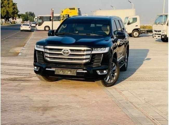 مستعملة Toyota Land Cruiser السلسلة 200, 4.0 l, 2010 في في دبي من Humera automobile fze، اللون أسود. مواصفات الخليج | AUTO.AE