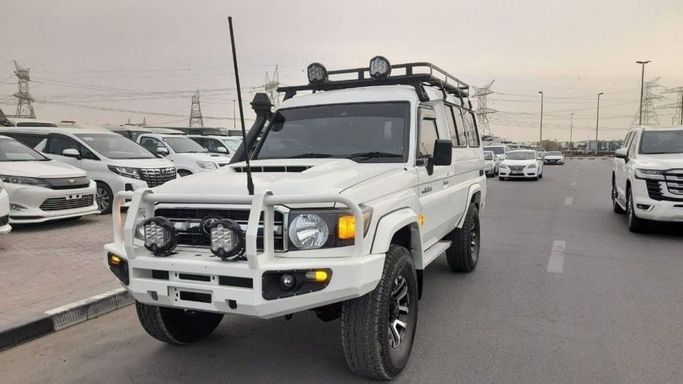 Used Toyota Land Cruiser 70 Series Facelift 1, 4.5 l, 2023 in Dubai by Central Motors, White color.  | AUTO.AE