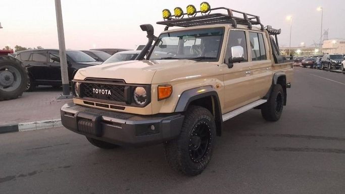 Used Toyota Land Cruiser 70 Series Facelift 1, 4.5 l, 2022 in Dubai by Central Motors, Beige color.  | AUTO.AE