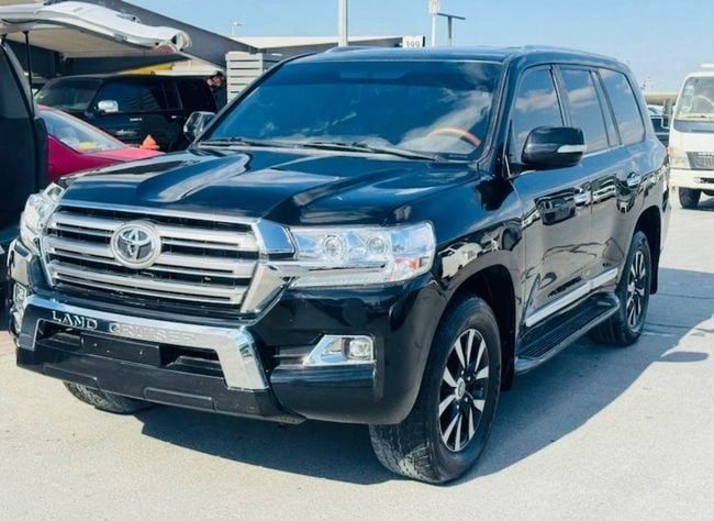 Used Toyota Land Cruiser 200 Series Facelift 2, 4.0 l, 2019 in Dubai by Humera automobile fze, Black color. GCC Specs | AUTO.AE