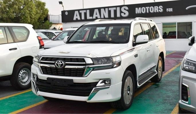 مستعملة Toyota Land Cruiser السلسلة 300, 4.0 l, 2021 في في دبي من Atlantis Motors FZE، اللون أبيض. مواصفات الخليج | AUTO.AE