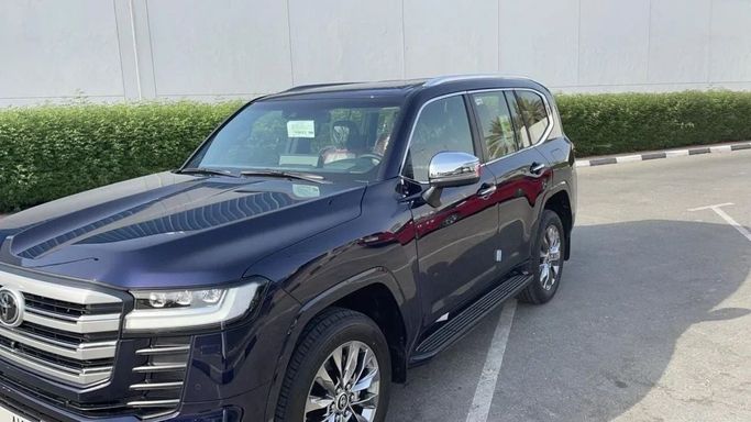 Новый Toyota Land Cruiser 300 Series, 3.4 л, 2022 в Дубае от Atlantis Motors FZE Тёмно-синий цвет. GCC | AUTO.AE