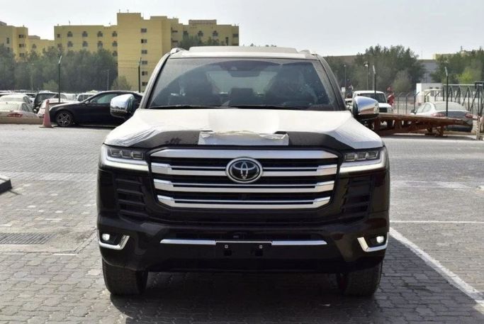 Новый Toyota Land Cruiser 300 Series, 3.3 л, 2022 в Дубае от Atlantis Motors FZE Черный цвет. GCC | AUTO.AE