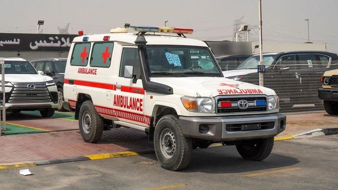 New Toyota Land Cruiser 70 Series Facelift 2, 4.0 l, 2025 in Dubai by Atlantis Motors FZE, White color. GCC Specs | AUTO.AE | Listing #231188