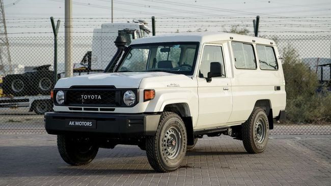 جديدة Toyota Land Cruiser 70 Series 70 Series Facelift 2, 4.2 l, 2025 في في دبي من AK Motors MEA، اللون أبيض. أخرى | AUTO.AE