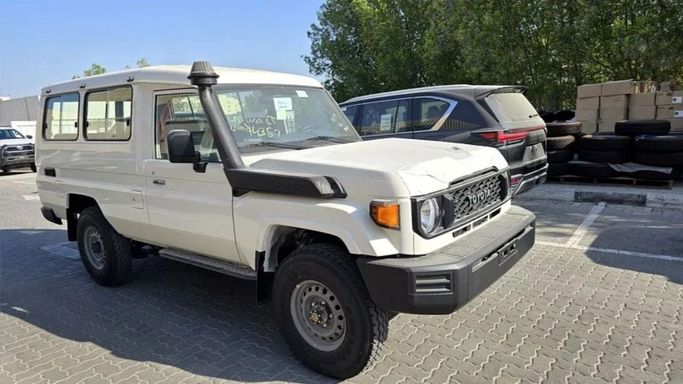 New Toyota Land Cruiser 70 Series Facelift 2, 4.2 l, 2024 in Dubai by AL REEM AUTO, White color. Japanese Specs | AUTO.AE | Listing #231798