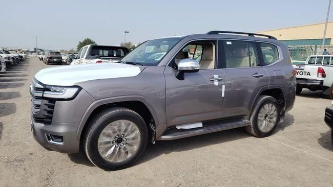 Новый Toyota Land Cruiser 300 Series, 3.3 л, 2025 в Дубае от AL REEM AUTO Серый цвет. Other | AUTO.AE