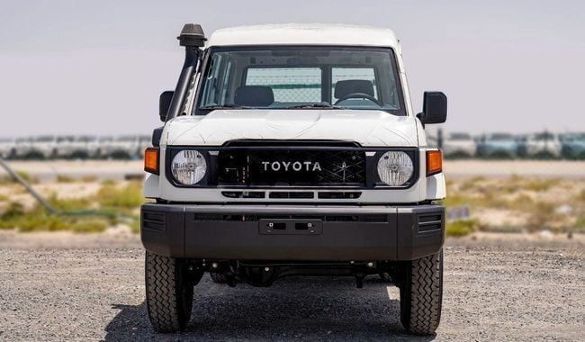 Новый Toyota Land Cruiser 70 Series Рестайлинг 2, 2.8 л, 2024 в Дубае от TARGET MOTORS FZE Белый цвет. Европейская | AUTO.AE