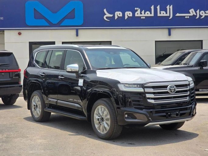 Новый Toyota Land Cruiser 300 Series, 3.4 л, 2025 в Дубае от Mercury Global FZCO Черный цвет. GCC | AUTO.AE