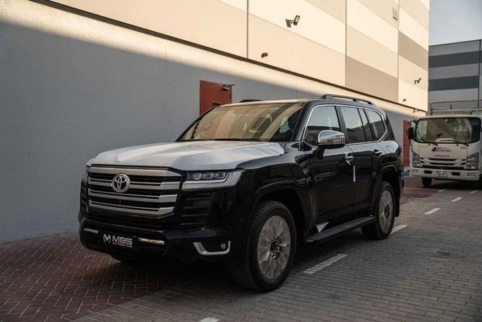 Новый Toyota Land Cruiser 300 Series, 3.4 л, 2025 в Дубае от Mercury Global FZCO Черный цвет. GCC | AUTO.AE