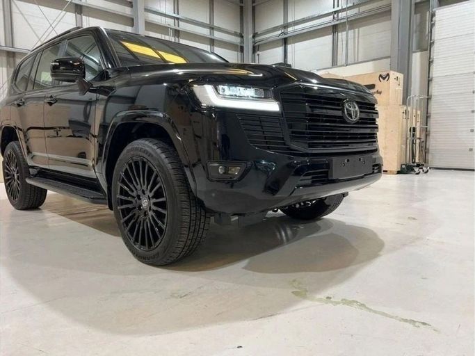 Новый Toyota Land Cruiser 300 Series, 3.4 л, 2024 в Дубае от Mercury Global FZCO Черный цвет. Европейская | AUTO.AE