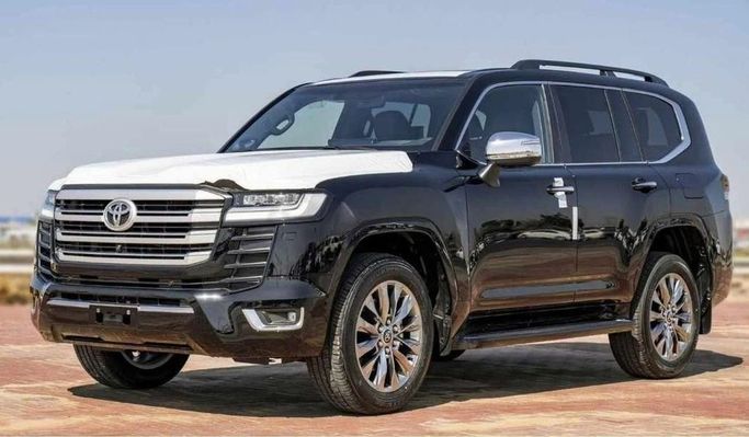 جديدة Toyota Land Cruiser السلسلة 300, 3.4 l, 2025 في في دبي من GOLZAR AUTO FZE، اللون أسود. المواصفات الأوروبية | AUTO.AE