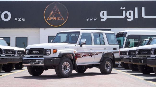 Новый Toyota Land Cruiser 70 Series Рестайлинг 2, 2.8 л, 2025 в Дубае от Africa Auto FZE Белый цвет. GCC | AUTO.AE