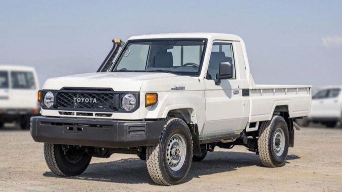 جديدة Toyota Land Cruiser 70 Series 70 Series Facelift 1, 4.2 l, 2022 في في دبي من TARGET MOTORS FZE، اللون أبيض. أخرى | AUTO.AE