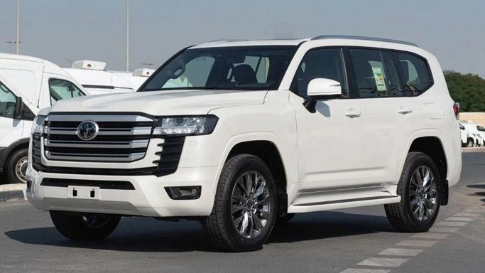 Новый Toyota Land Cruiser 300 Series, 4.0 л, 2023 в Дубае от TARGET MOTORS FZE Белый цвет. GCC | AUTO.AE