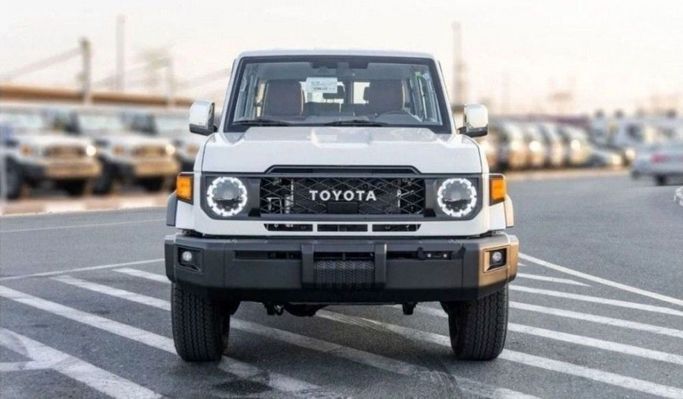 Новый Toyota Land Cruiser 70 Series Рестайлинг 2, 2.8 л, 2024 в Дубае от TARGET MOTORS FZE Белый цвет. GCC | AUTO.AE