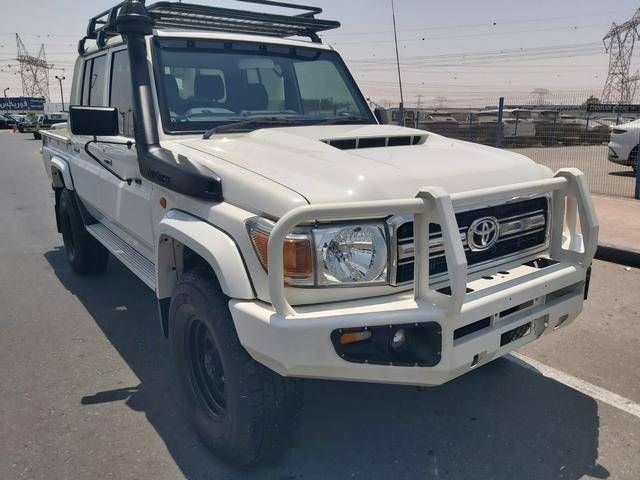 مستعملة Toyota Land Cruiser 70 Series 70 Series Facelift 1, 4.5 l, 2018 في في دبي من SONDOS MOTORS FZE، اللون أبيض. أخرى | AUTO.AE